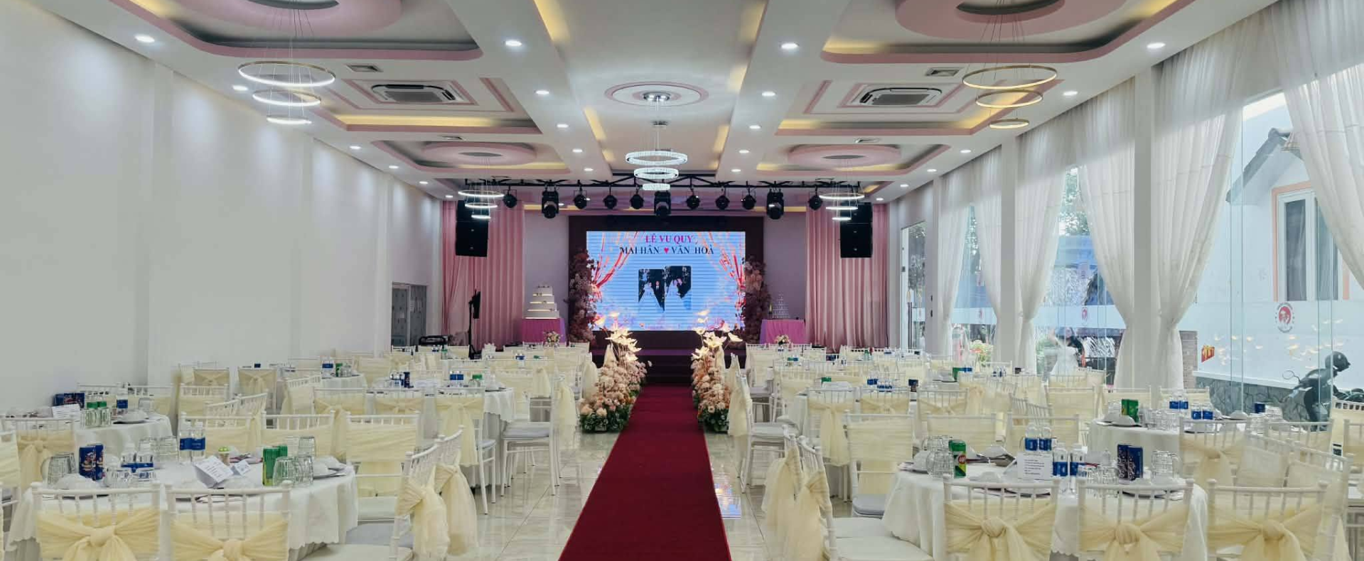 NHÀ HÀNG HƯƠNG ĐỒNG CẦN GIUỘC 