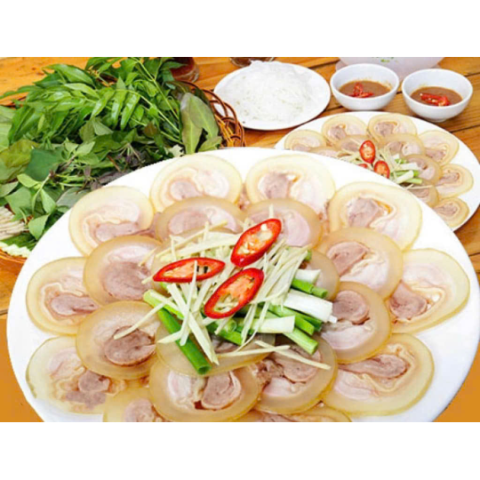 Bò Tơ Luộc Bánh Tráng Rau Rừng